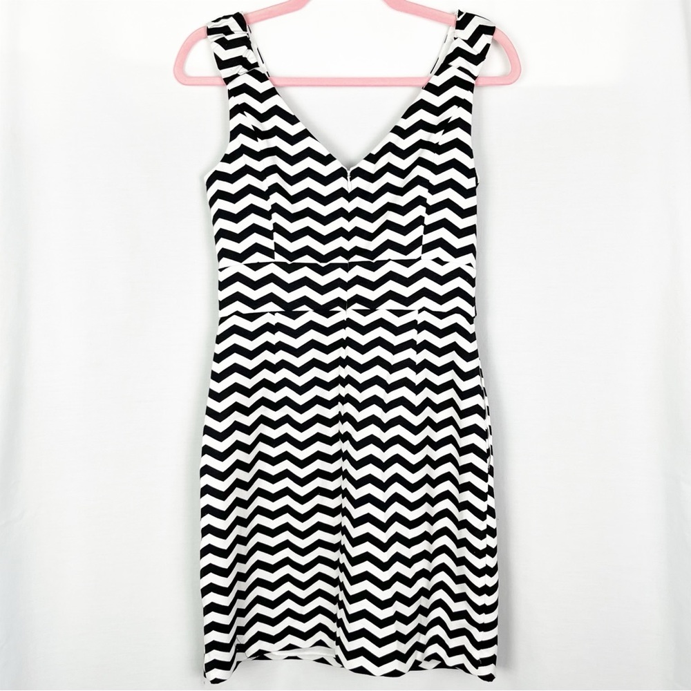 White House|Black Market Dress - Picture 2 of 4
